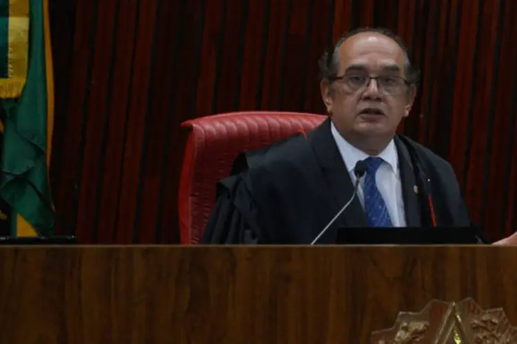 
	O ministro Gilmar Mendes, relator das contas da campanha eleitoral 2014 da presidente Dilma, em sess&atilde;o do TSE
 (Fabio Rodrigues Pozzebom/ABr)