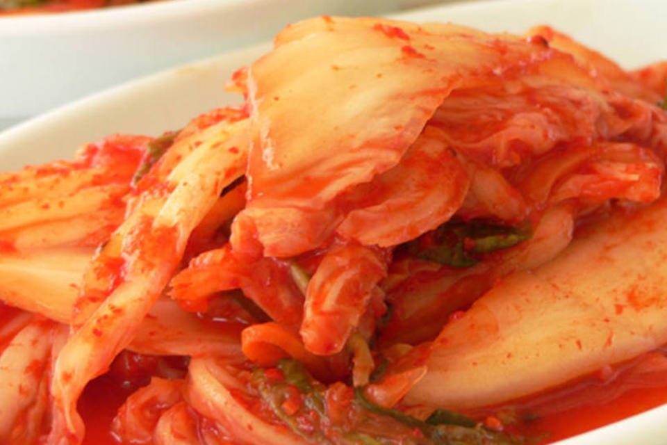 
	Prato do alimento coreano kimchi: &eacute; considerado o principal prato da Coreia para acompanhar o arroz, por exemplo
 (Creative Commons)
