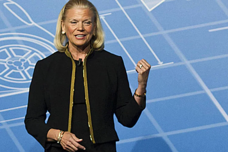 Ginni Rometty palestrando na Mobile World Congress (Bloomberg)