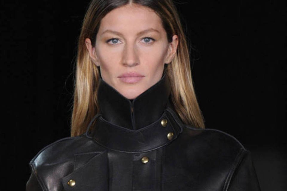 Gisele Bündchen volta a desfilar na SPFW