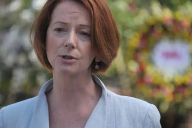 Julia Gillard: "Foram feitas revelações de que os abusadores de crianças são levados de um local para o outro sem que seus crimes e abusos sejam investigados", disse Gillard (©AFP / Bay Ismoyo)