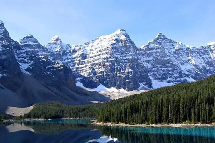 
	 Banff National Park: glaciares da costa leste canadense correm risco de desaparecer devido ao aquecimento global
 (Wikimedia Commons)