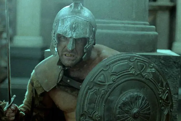 Campanha da TIM: surpresa fica por conta do porta-voz escolhido para a marca - um gladiador romano (Reprodução/YouTube)