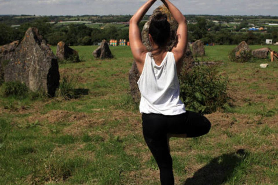 Conheça 7 posições de yoga para iniciantes