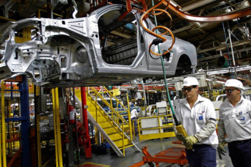 Indústria automotiva terá 27,4 mil empregados em lay-off