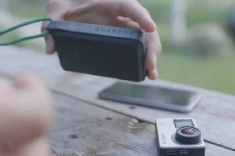 
	Gnarbox: a empresa do Gnarbox mant&eacute;m cinco engenheiros correndo para terminar algumas melhorias
 (Reprodução/Vimeo)