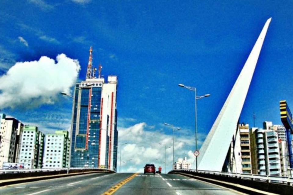 Estudantes ocupam 8ª escola de GO contra terceirização