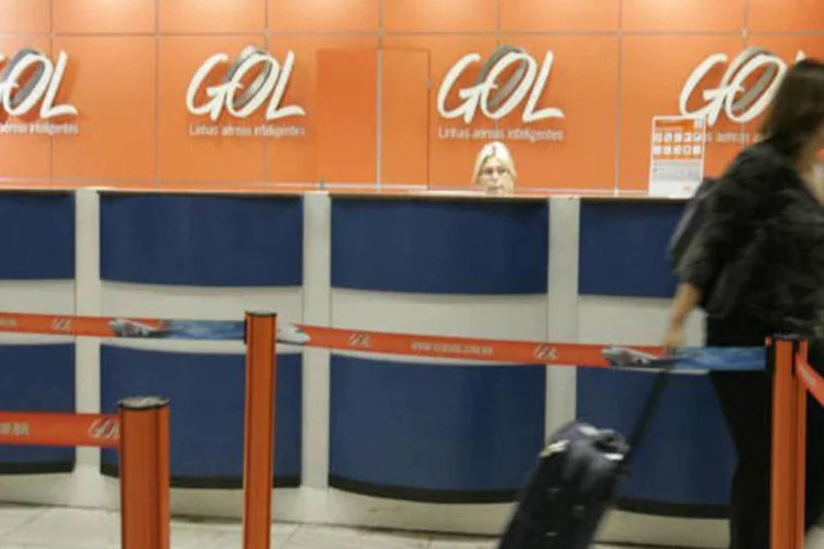 
	A companhia a&eacute;rea vem ampliando as alternativas de autoatendimento no check-in, com a amplia&ccedil;&atilde;o do n&uacute;mero de totens de autoatendimento e dispositivos m&oacute;veis
 (Bruno Domingos/Reuters)