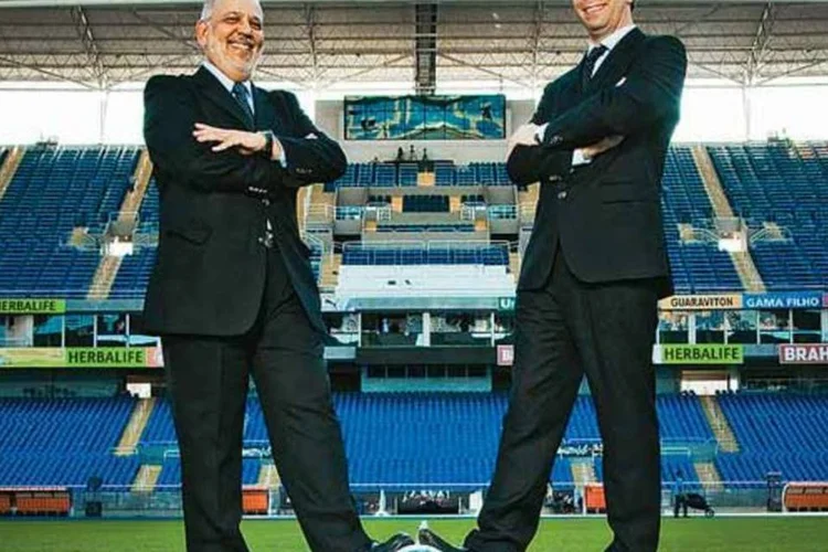 Flávio Souza (à esq.) e Mauro Corrêa, ambos da Golden Goal, no Engenhão, no Rio de Janeiro: gestão do estádio responde por 25% do faturamento (Ernani de Almeida/EXAME.com)