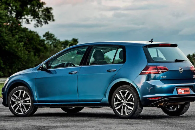 
	Golf 1.4 TSI Flex: para simplificar a produ&ccedil;&atilde;o nacional foi necess&aacute;rio trocar a suspens&atilde;o traseira independente pelo eixo de tor&ccedil;&atilde;o
 (Marco de Bari/ Quatro Rodas)