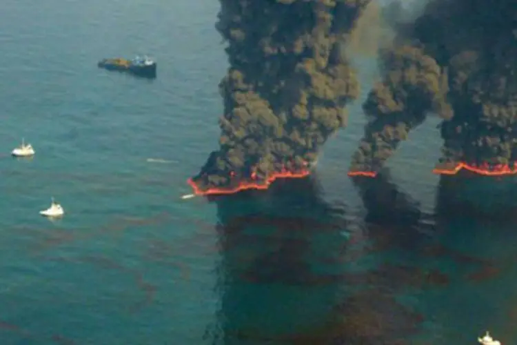 Início do vazamento de petróleo, no Golfo do México, em 22/4 (.)