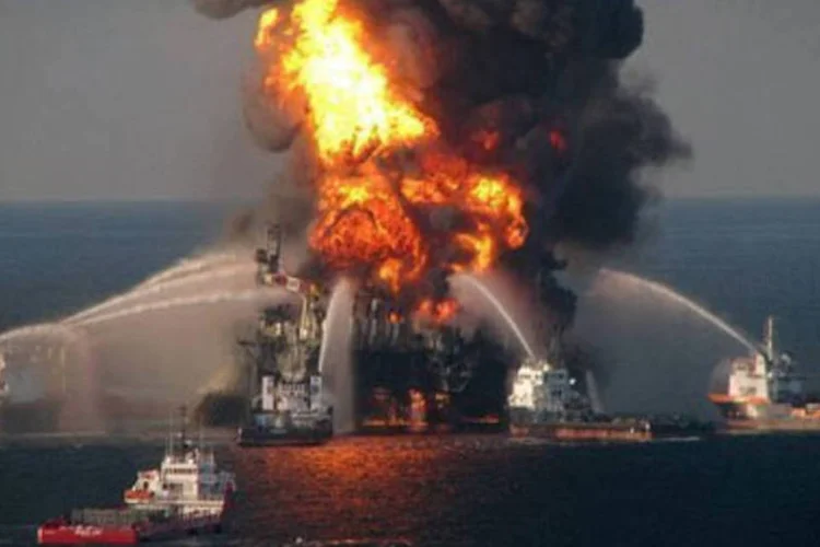 Maré negra causada pela explosão no Golfo do México atingiu também costa da Louisiana (.)