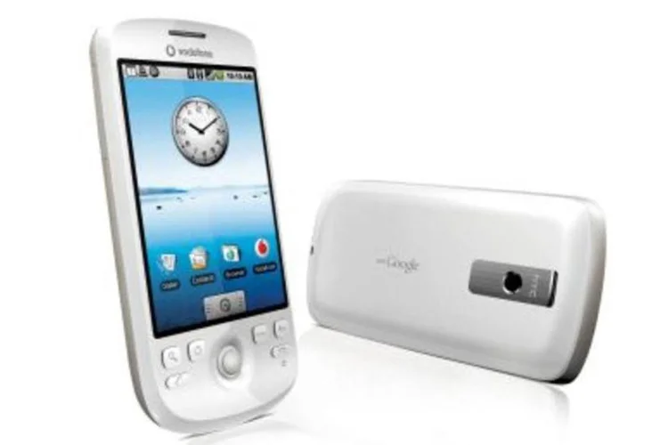Um dos celulares vendidos no Brasil com o Android, do Google: software ultrapassou o Windows Mobile, da Microsoft. (.)