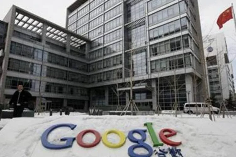 Os papéis da Baidu estão sendo negociados a 41 vezes o lucro previsto para 2011, enquanto os do Google trocam de mãos a pouco menos de 18 vezes o lucro projetado para o ano que vem. (.)