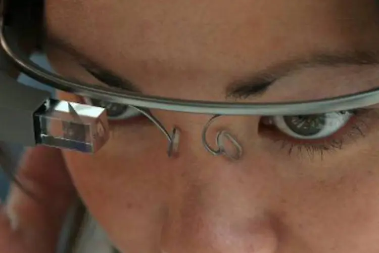 
	Amostra do Google Glass: oferta especial para o dia 15 de abril custar&aacute; US$ 1.500 e estar&aacute; dispon&iacute;vel somente para residentes americanos
 (Justin Sullivan/AFP)