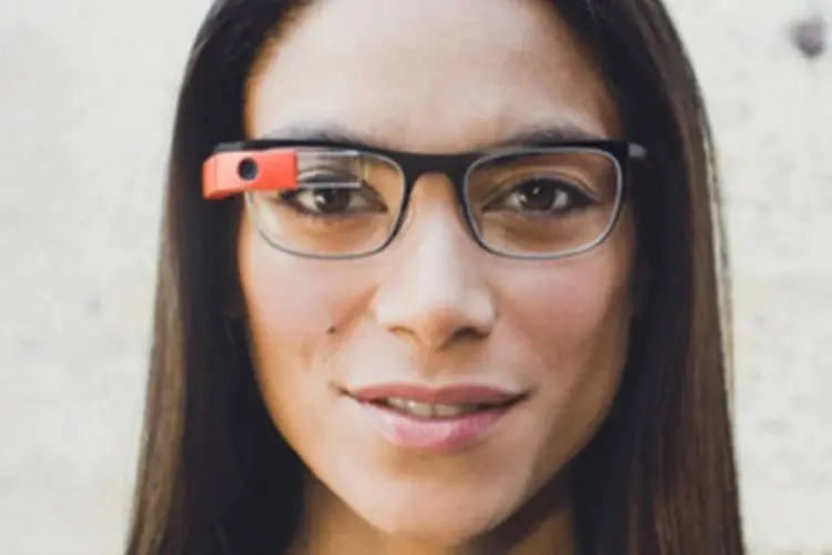 Google Glass com lentes de grau: quem tiver grau +4 ou -4 não conseguirá utilizar os novos modelos, uma vez que as armações são muito finas (Divulgação/Google)