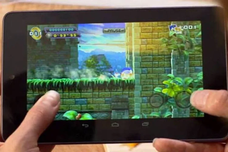 
	Tablet Nexus 7: vers&atilde;o mais recente ter&aacute; uma tela com resolu&ccedil;&atilde;o maior, design mais fino da moldura e processador da Qualcomm
 (Google / Reprodução)
