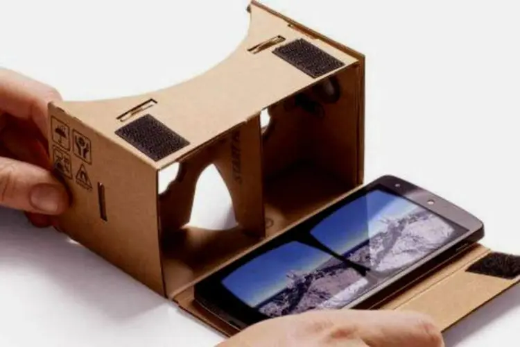 
	Cardboard, &oacute;culos de Realidade Virtual do Google
 (Reprodução/Google)