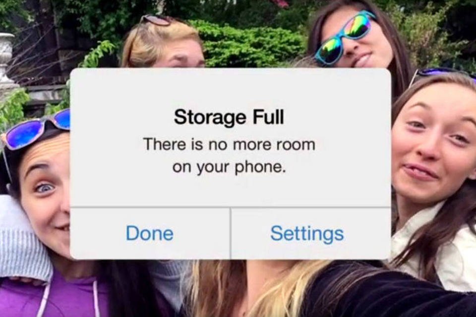 Comercial do Google: brincadeira com falta de espaço no celular para armazenar fotos e vídeos (Reprodução)