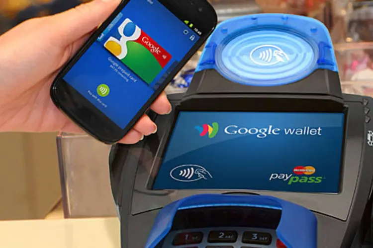 O Google Wallet, lançado primeiro para celulares Nexus S, promete pagamentos mais práticos e seguros por meio da tecnologia NFC (Near Field Communication) (Divulgação)