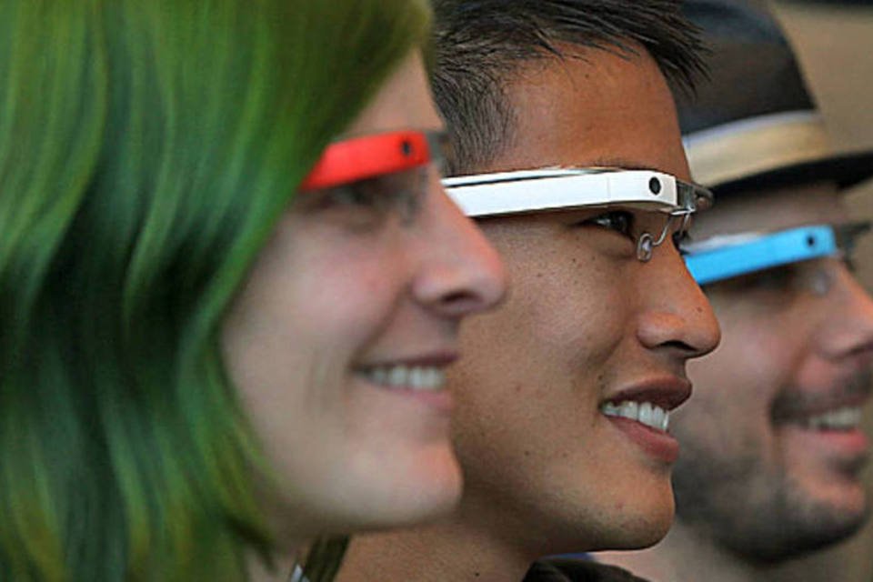 
	Pessoas com Google Glass no Google I/O 2013: empresa sempre apresenta novidades no evento
 (Justin Sullivan/Getty Images)