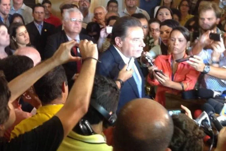 O governador de Pernambuco, João Lyra Neto, concede entrevista após saber da morte de Eduardo Campos (Secom-PE)