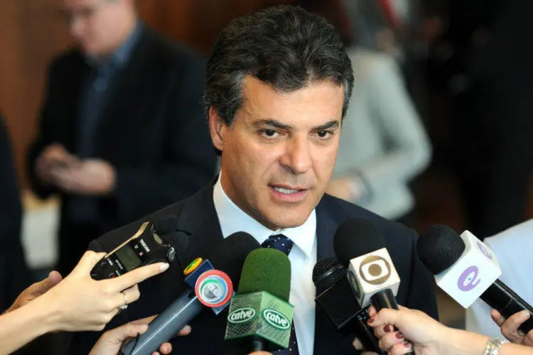 O governador do Paraná,Beto Richa (PSDB): o salário do governador, que deveria ser de R$ 33,7 mil, terá um corte de R$ 4,3 mil (Ricardo Almeida/ANPr/Reprodução)