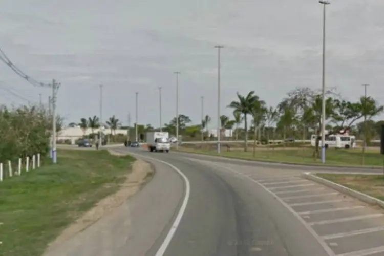 
	Km 230 da BR-101 em Campos dos Goytacazes (RJ): a autoriza&ccedil;&atilde;o est&aacute; em portaria&nbsp;publicada no Di&aacute;rio Oficial da Uni&atilde;o
 (Reprodução/Google Street View)