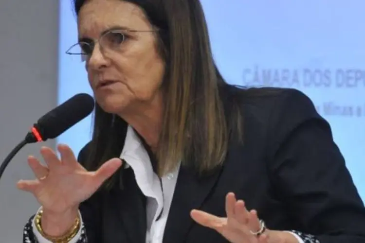 
	Gra&ccedil;a Foster, presidenta da Petrobras: segundo ela, desde outubro, entrega di&aacute;ria vem sendo da ordem de 36 a 37 milh&otilde;es de metros c&uacute;bicos por dia
 (Antônio Cruz/Agência Brasil)
