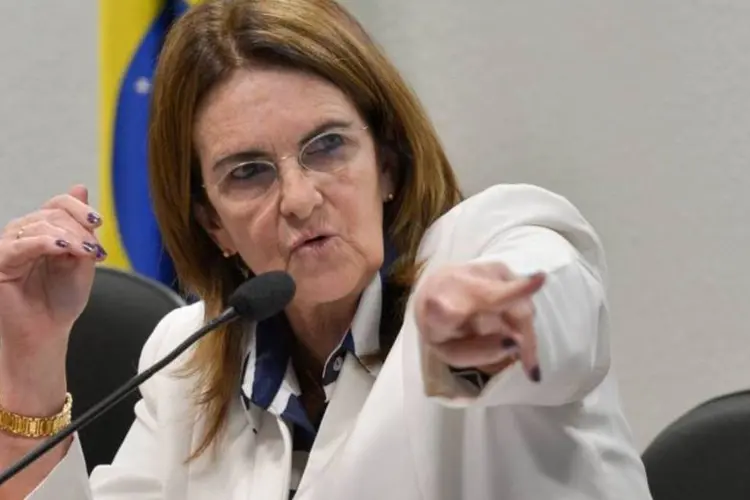 
	Gra&ccedil;a Foster, presidente da Petrobras: segundo executiva, produ&ccedil;&atilde;o foi impactada pela desmobiliza&ccedil;&atilde;o do FPSO-Brasil e pela interrup&ccedil;&atilde;o da produ&ccedil;&atilde;o da plataforma P-20
 (Wilson Dias/ABr)