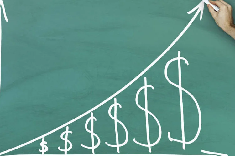 O salário é um dos primeiros pontos a serem considerados (AndreyPopov/Thinkstock)