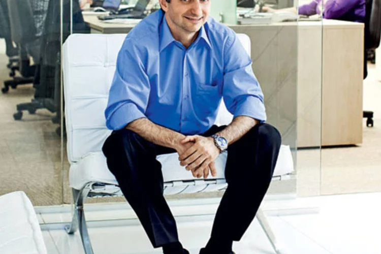 Julio Vidotti, da New Agent (Daniela Toviansky)