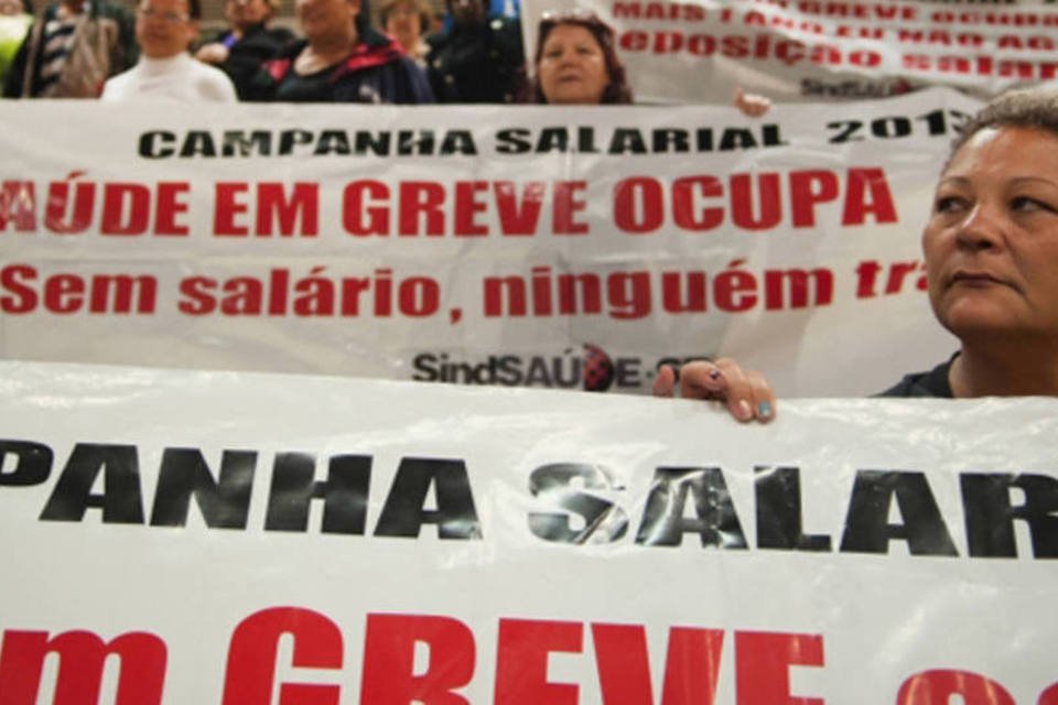Profissionais de saúde decidem pela continuidade da greve