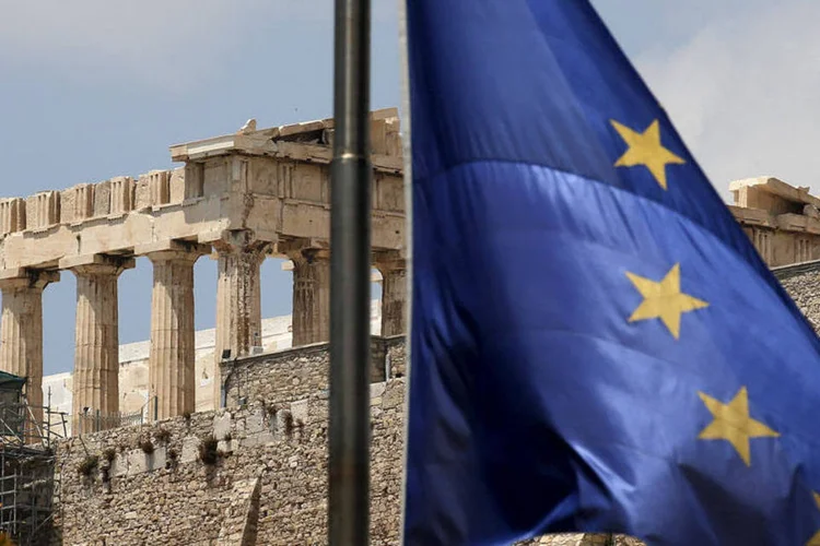 
	Bandeira da Uni&atilde;o Europeia em Atenas, Gr&eacute;cia
 (REUTERS/Yannis Behrakis)