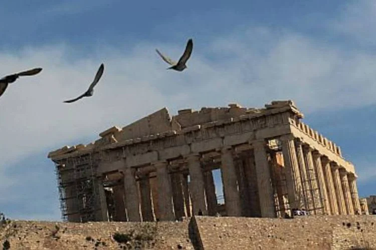 Parthenon: Os países membros aprovaram um acordo para empréstimo de prontidão para três anos (.)