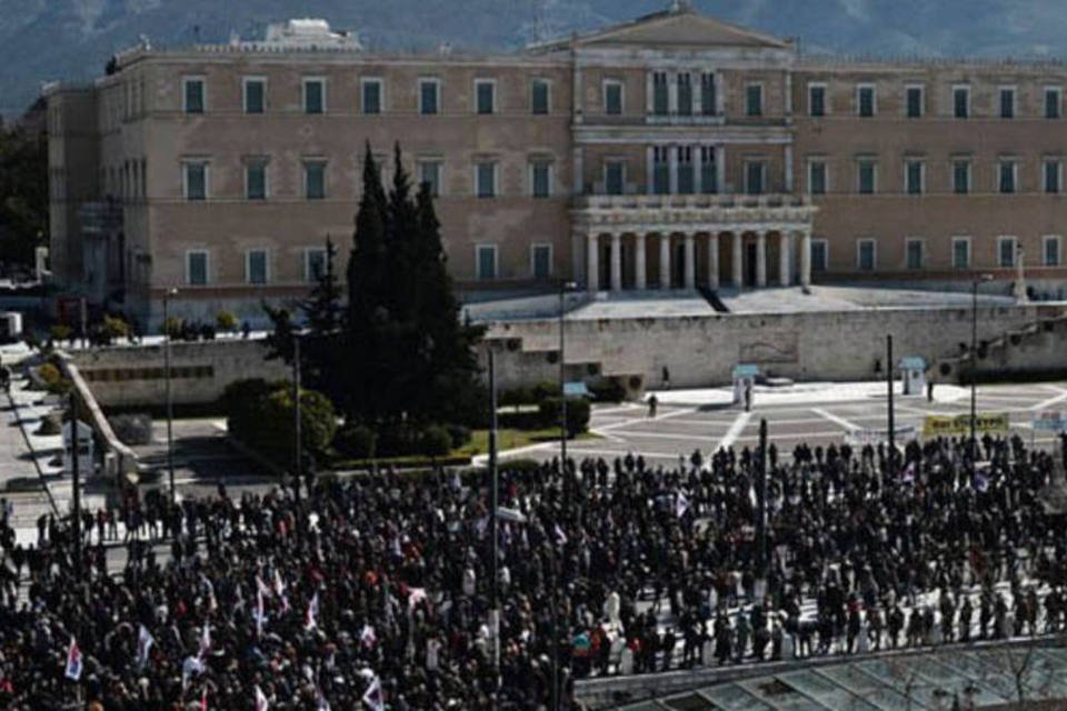 Grécia volta a ser paralisada por greve geral