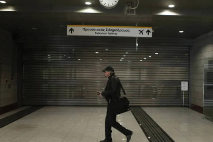 Estação de metrô de Atenas fechada devido à greve dos trabalhadores na Grécia (REUTERS/John Kolesidis)