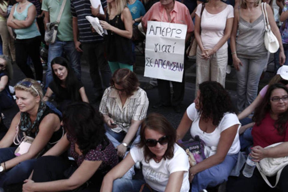 Funcionários públicos gregos fazem greve antes de visita