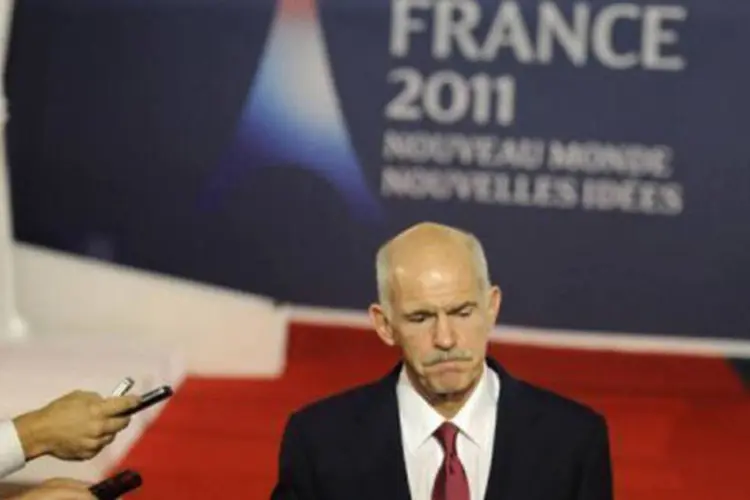 Papandreou quer que os acordos para salvar a Grécia da quebra estipulados com a zona do euro sejam aprovados pela maioria parlamentar (Eric Feferberg/AFP)