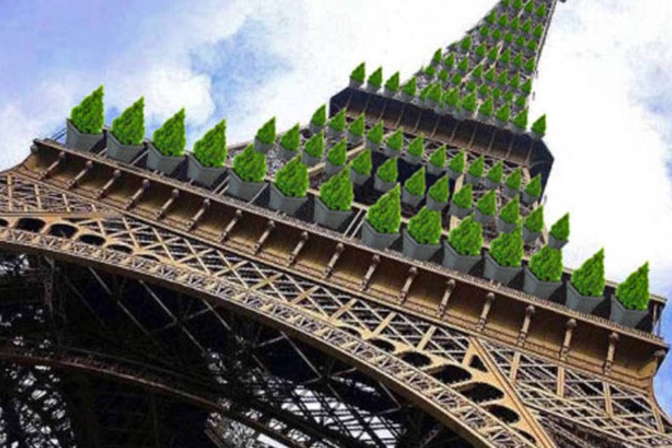 E se a Torre Eiffel virasse uma árvore gigante?
