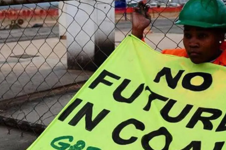 Protesto conta as minas de carvão: ONG alerta para contaminação da água (Shayne Robinson/Greenpeace/Divulgação)