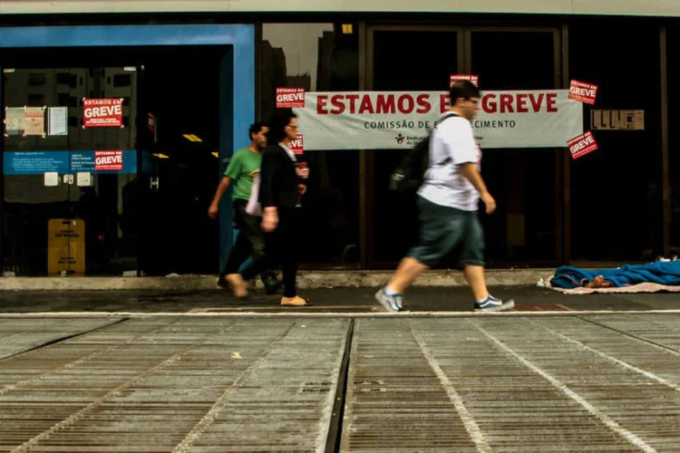 
	Greve: Contraf-CUT colheu informa&ccedil;&otilde;es de 94 assembleias de funcion&aacute;rios do BB e de 95 da Caixa
 (Robson Fernandjes/Fotos Públicas)