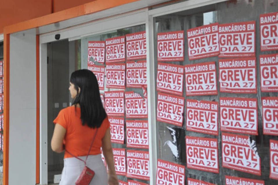 Bancários decidem ampliar a greve