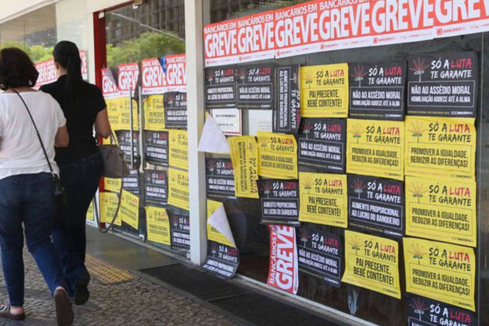 Greve paralisa 25% dos bancários em SP, diz sindicato