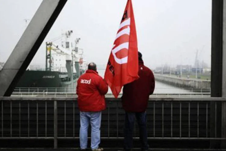 Os sindicatos belgas aproveitaram a vitrine da cúpula, que reúne uma superpopulação de jornalistas na capital belga e europeia, para apresentar e divulgar suas reivindicações (Dirk Waem/AFP)