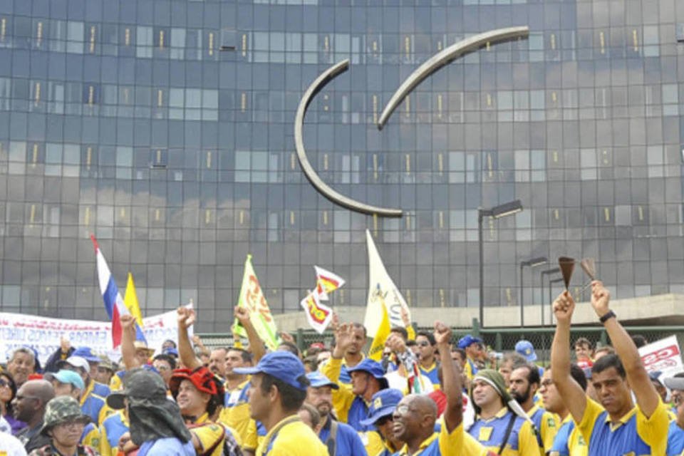 Apesar do fim da greve dos Correios, usuários reclamam de falhas