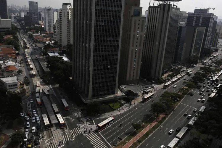 Vista geral de ônibus estacionados em faixas das avenidas Faria Lima e Rebouças durante uma greve em São Paulo, nesta quarta-feira (Nacho Doce/Reuters)