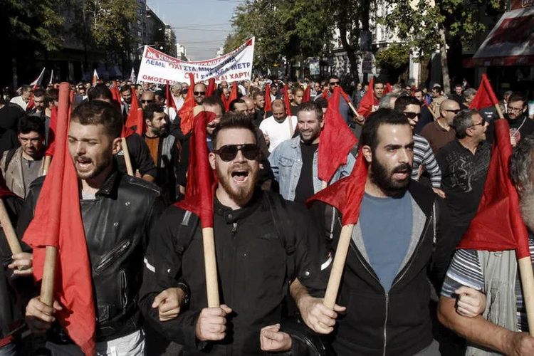 
	Greve geral: haver&aacute; movimento normal dos voos internacionais, mas v&aacute;rios cancelamentos nos dom&eacute;sticos
 (Michalis Karagiannis / Reuters)