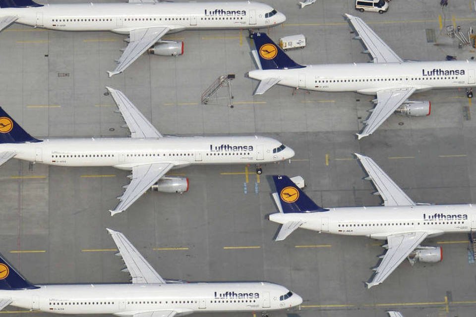 Comissários de bordo decidem ampliar greve da Lufthansa