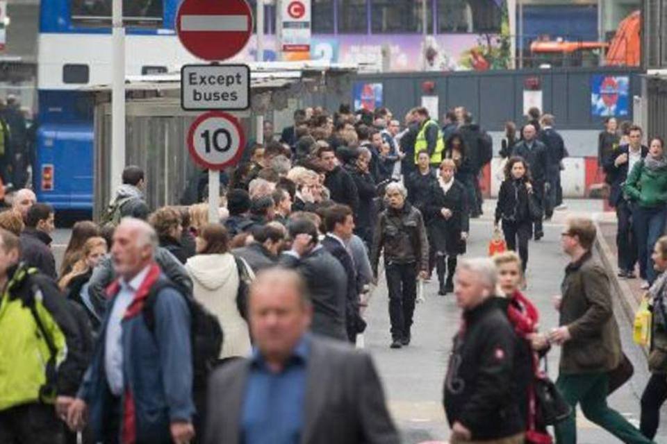 Londrinos sofrem com greve do metrô
